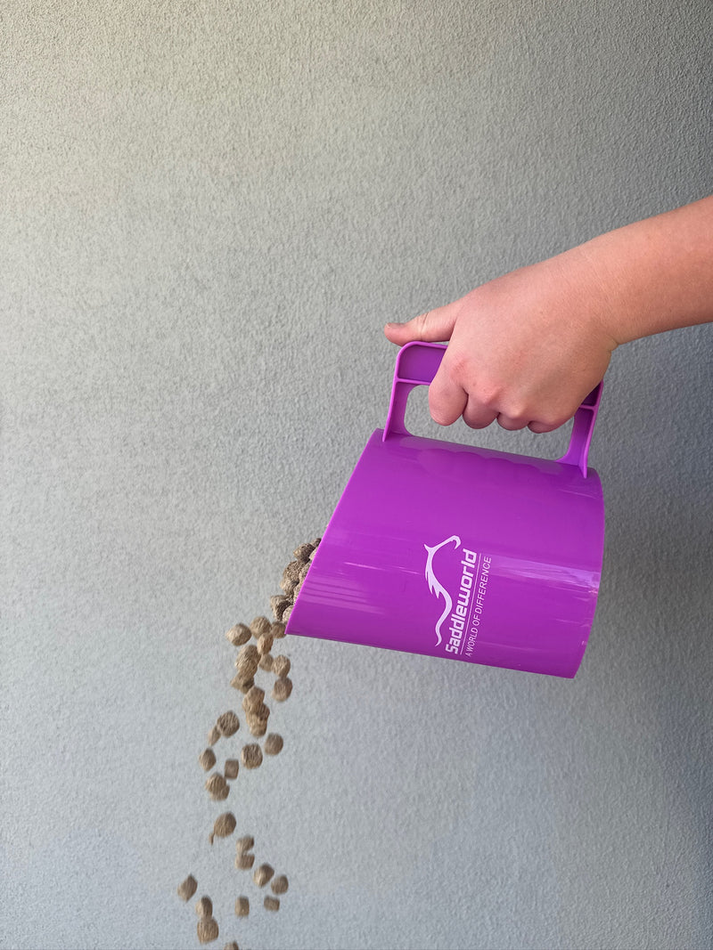 Saddleworld Feed Scoop