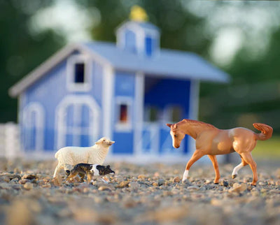 Breyer Farms Home at the Barn Playset