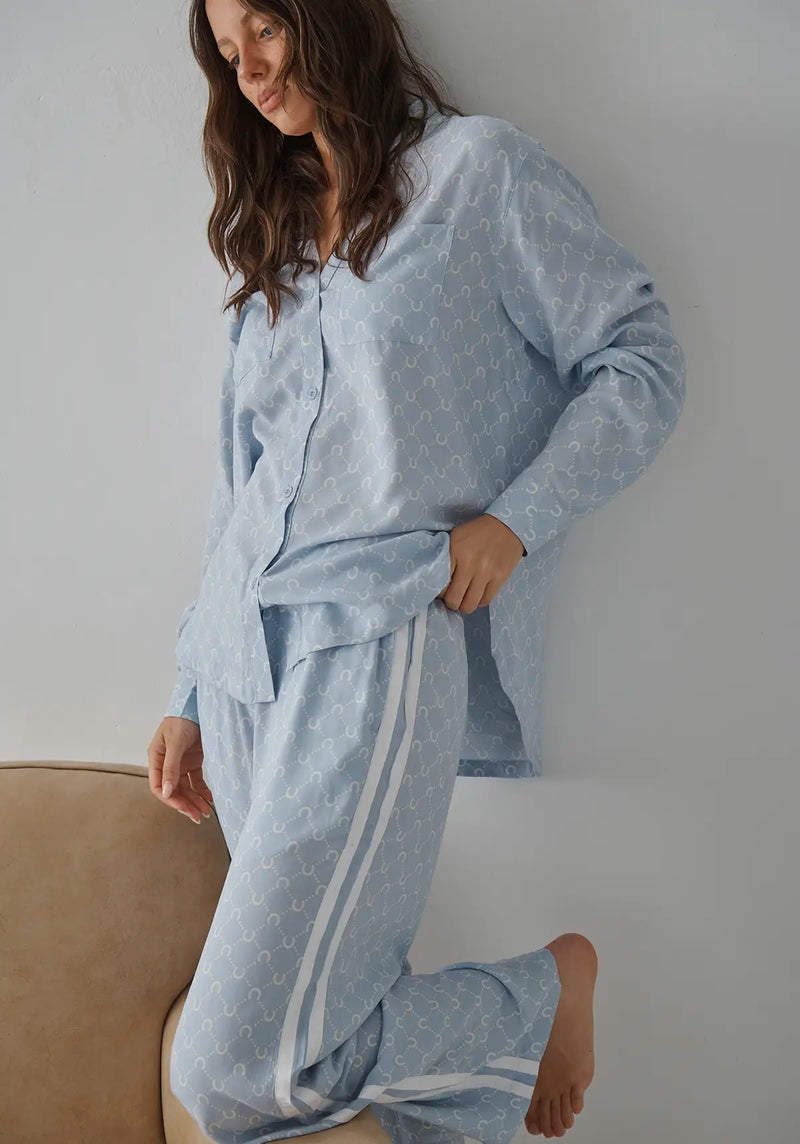 VALA Horseshoe Long Pyjama Set